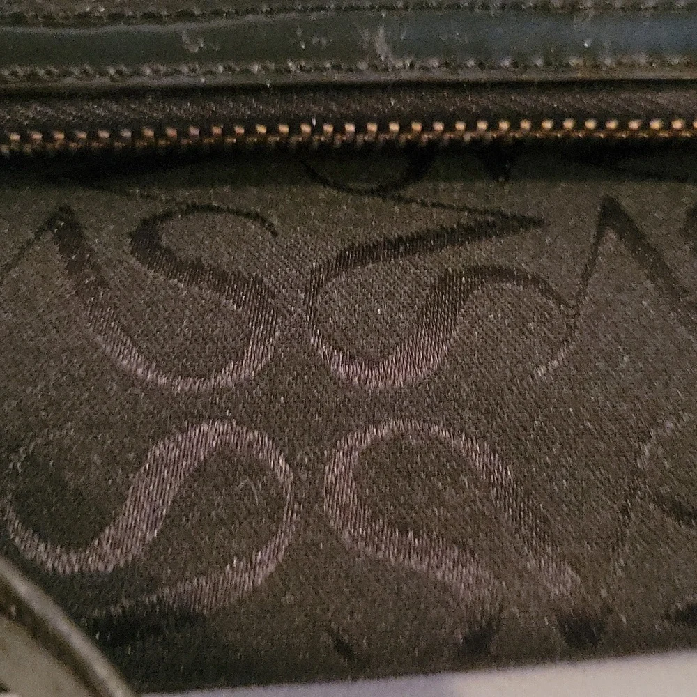 Simply Vera Wang clutch/ wristlet